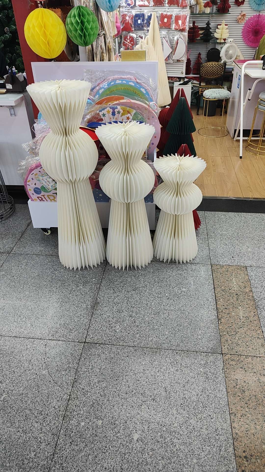 Wedding origami cylindrical dessert table, folding Roman column path guide, window display decoration, party stage setting ornaments Wedding origami cylindrical dessert table, folding Roman column path guide, window display decoration, party stage setting ornaments