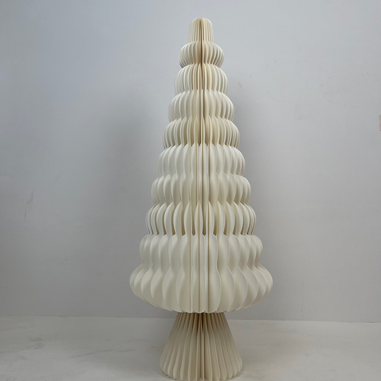 White simple Christmas tree 🎄 ornaments, shopping mall, indoor living room, store, paper home decoration details Picture