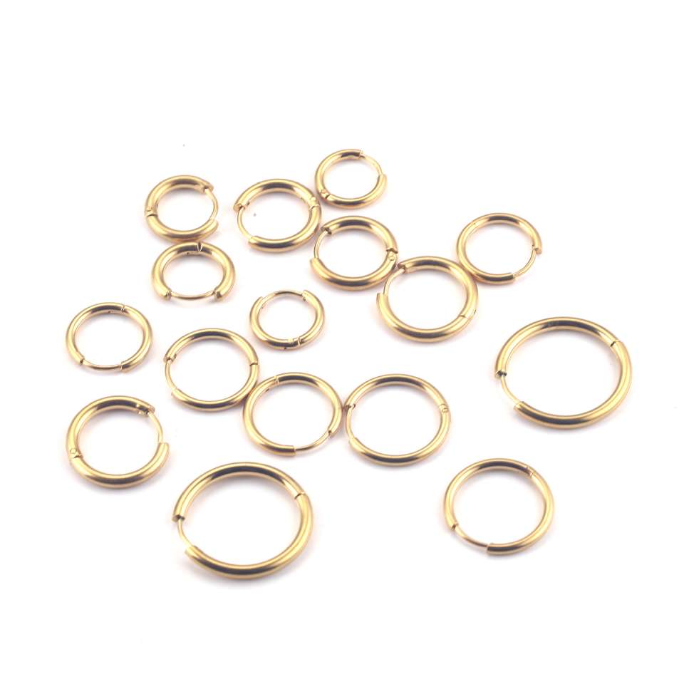 Stainless steel ear rims with a sense of design, Korean ins cold style earrings, simple circle style, light luxury and unique ear buckle decoration Item Picture