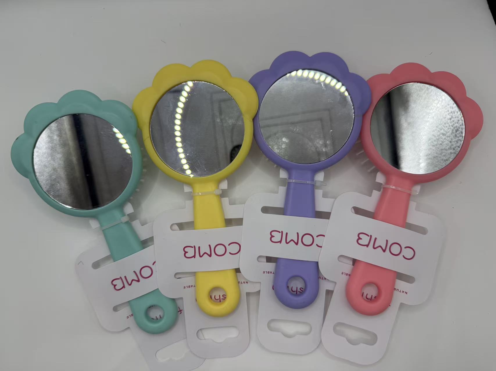 日用百货一次性梳子套装便携梳子批发美容梳子一次性梳子用品多款可选