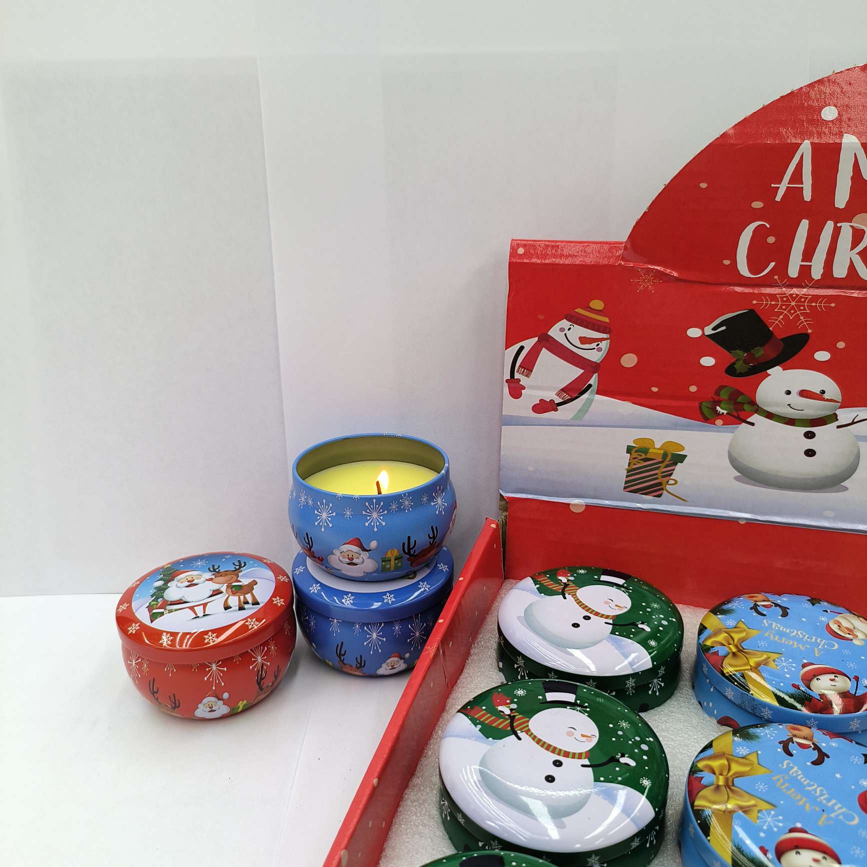 办公文化氛围布置用品香薰蜡烛生日派对果冻蜡烛香薰蜡烛装饰用品创意蜡烛铁罐蜡，圣诞蜡烛，节日氛围蜡烛，铁罐蜡烛，圣诞节日蜡白底实物图