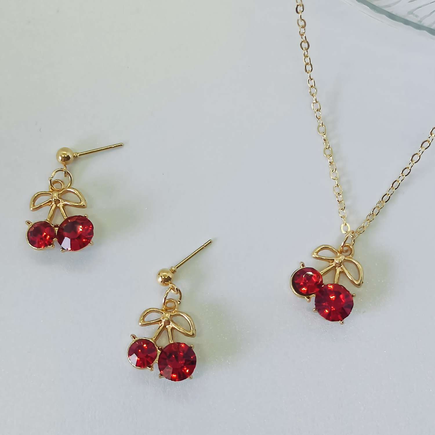 Fashionable, exquisite and trendy accessories: Cherry earrings, necklace set, oil-dripping, simple ear needles, earrings, and other feminine and versatile trendy items Specification image