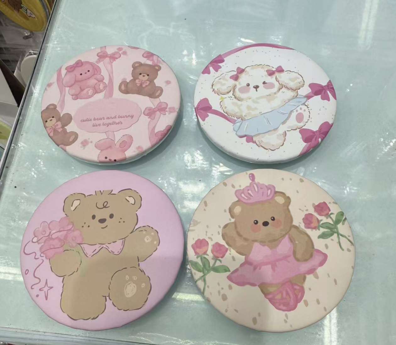 进口便携化妆镜PU折叠镜口袋镜便携镜子化妆镜镜子日用化妆用品化妆镜镜子