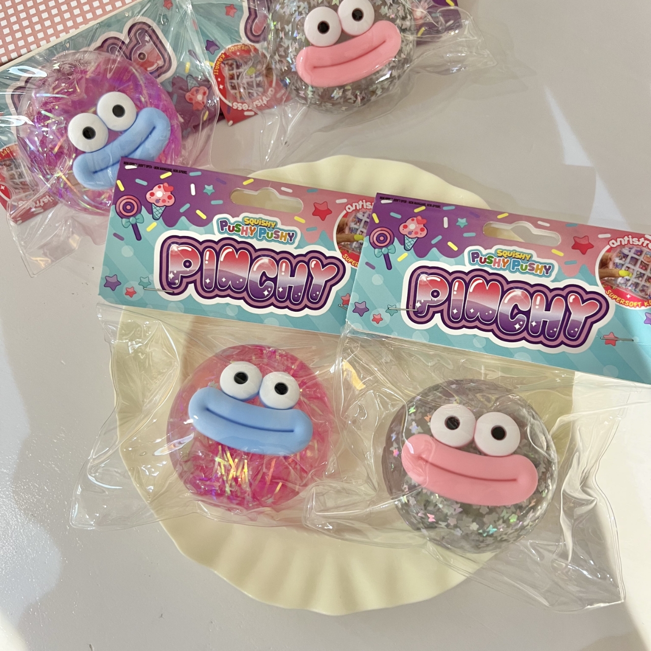 大眼香肠嘴捏捏搞怪球创意解压卡通趣味慢回弹厂家直销