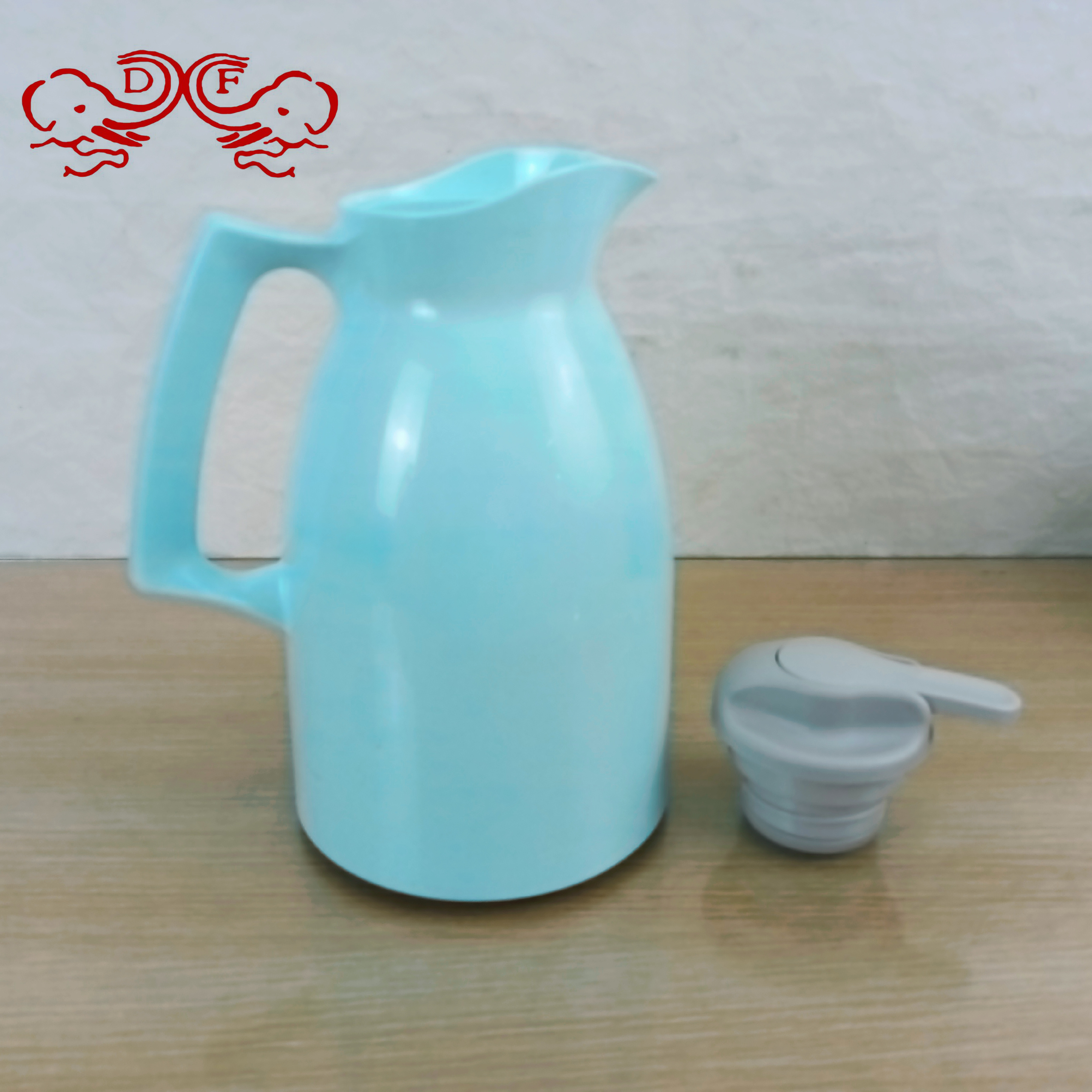 DF99315 Genuine vacuum 304 insulated kettle, suitable for home use in restaurants, living rooms, dormitories, and students. Extra-long insulated kettle, DF TRADINGHOUSE Application Scenario