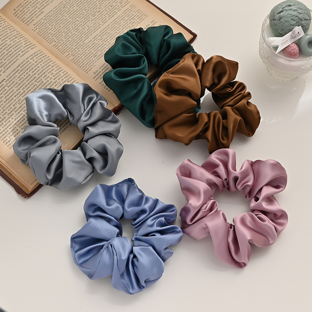 Bucles de pelo grueso cuerda de cabeza accesorios de pelo grueso anillo accesorios de pelo simples accesorios de pelo versátil cuerda de pelo cinta de pelo accesorios de pelo femenino Application Scenario