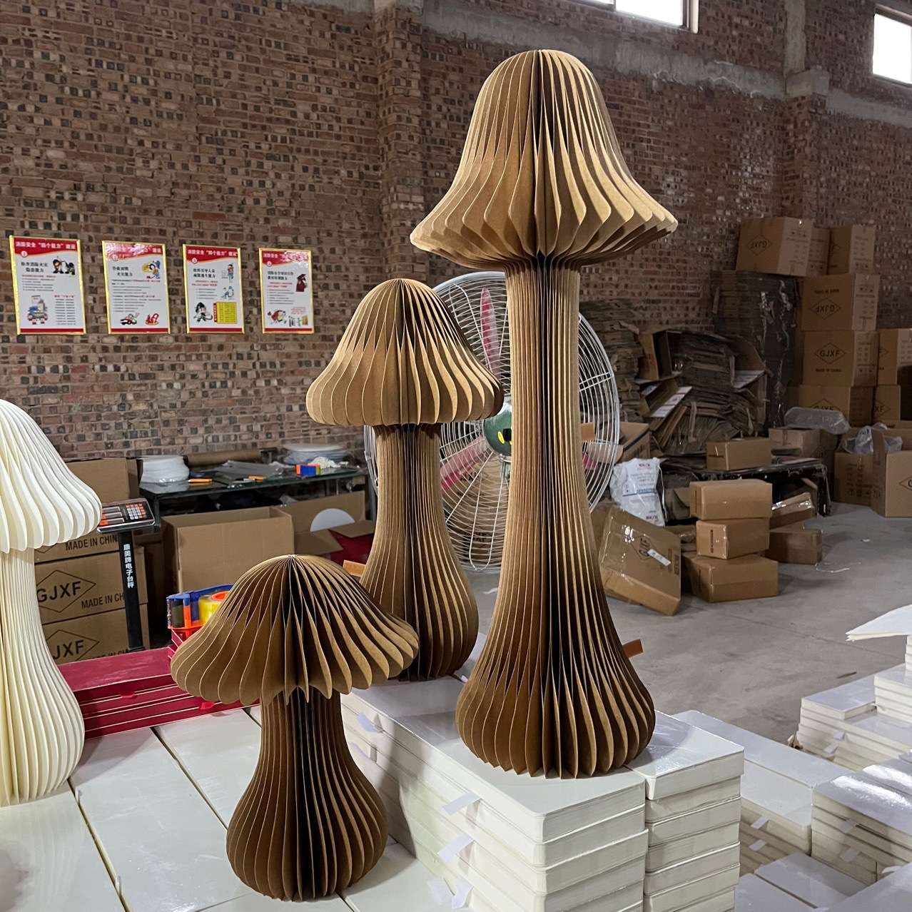 Paper art ornaments, honeycomb folding mushrooms, Christmas, New Year's Day and Spring Festival, plant atmosphere decoration for shopping mall Windows Application Scenario