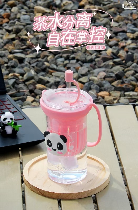 The new Panda high-temperature resistant glass flower tea, juice and coffee cup is a versatile cup with a high aesthetic level. It integrates a handle and a filter, making it both good-looking and convenient to carry at home detail image 5