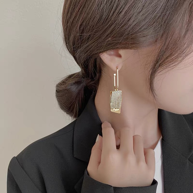 饰品/耳饰/珍珠耳环/耳环/烧焊锆石耳环白底实物图