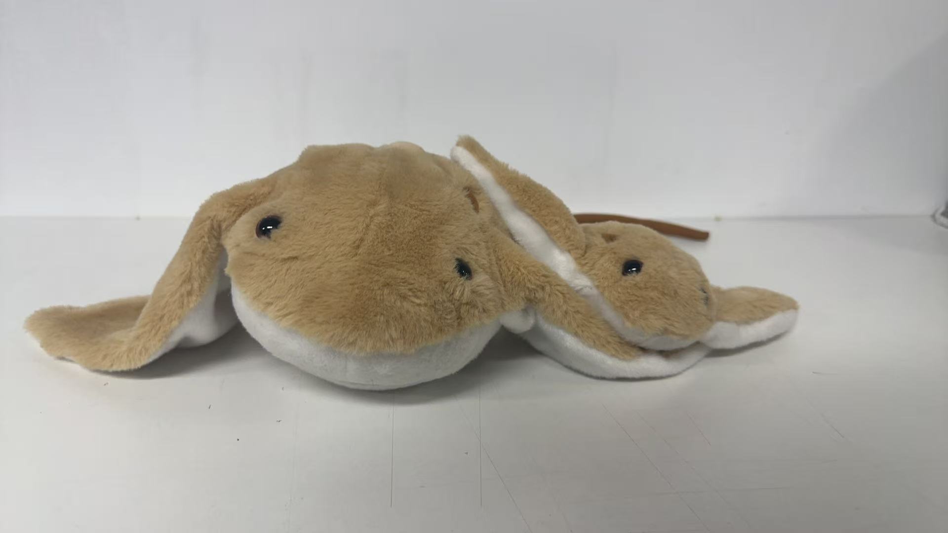 Cute ray living room ornaments, flexible mascot ray, best-selling plush toy, fun doll details Picture