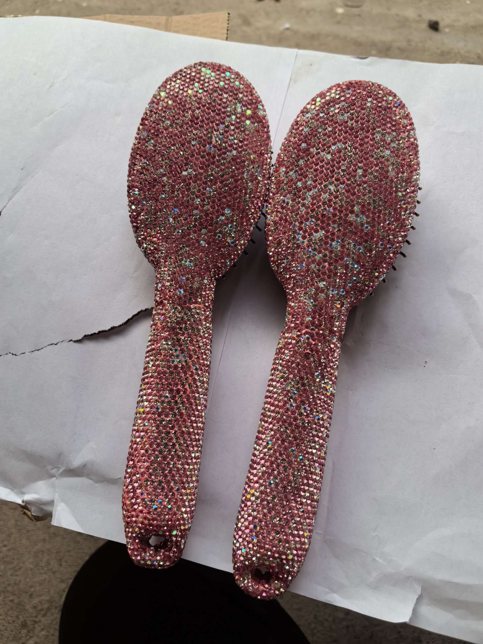 鑫诚饰品一5149A，时尚优美镶钻气囊按摩梳子