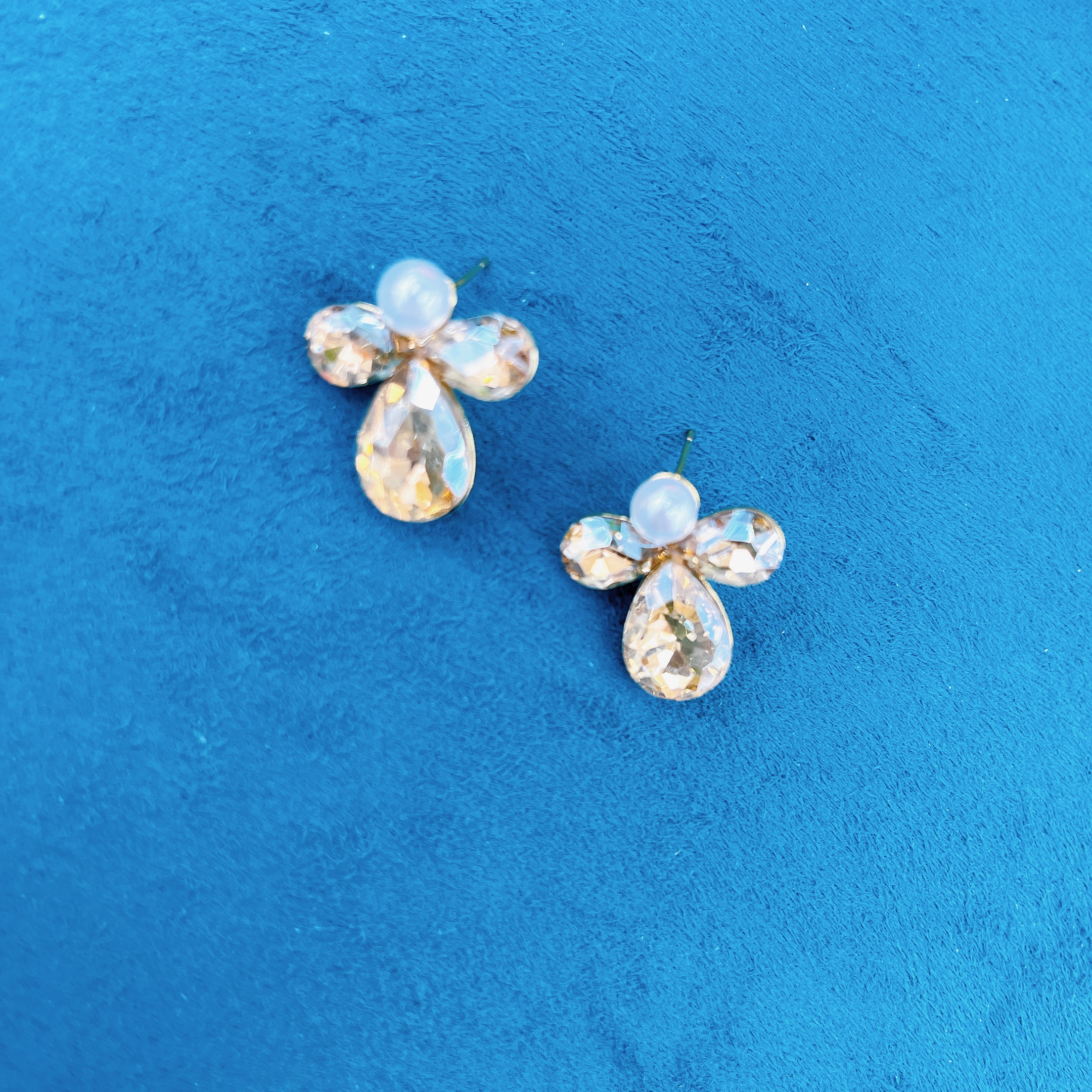 饰品/耳饰/珍珠耳环/耳环/烧焊锆石耳环白底实物图