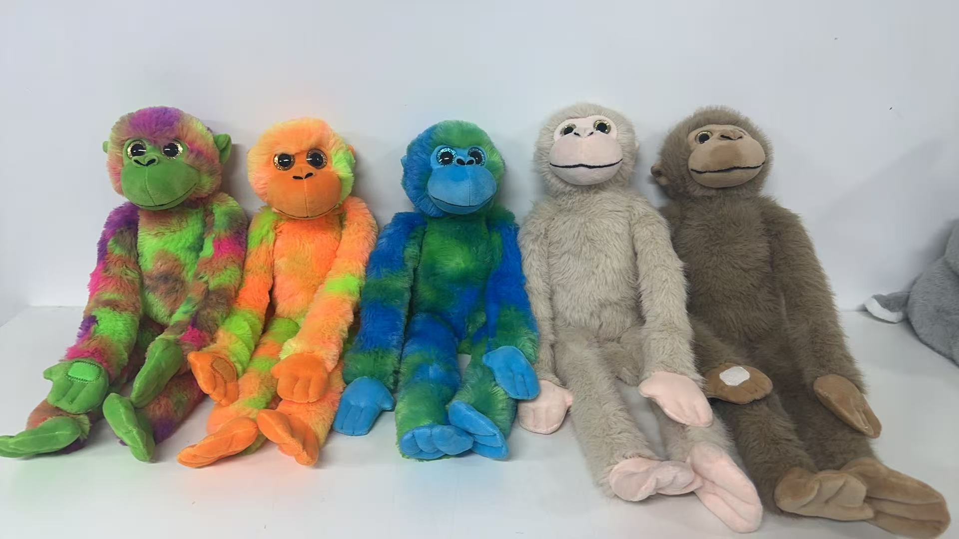 Cross-border Internet celebrity cute little monkey pendants, plush toys, dolls, gorilla dolls, keychains wholesale
