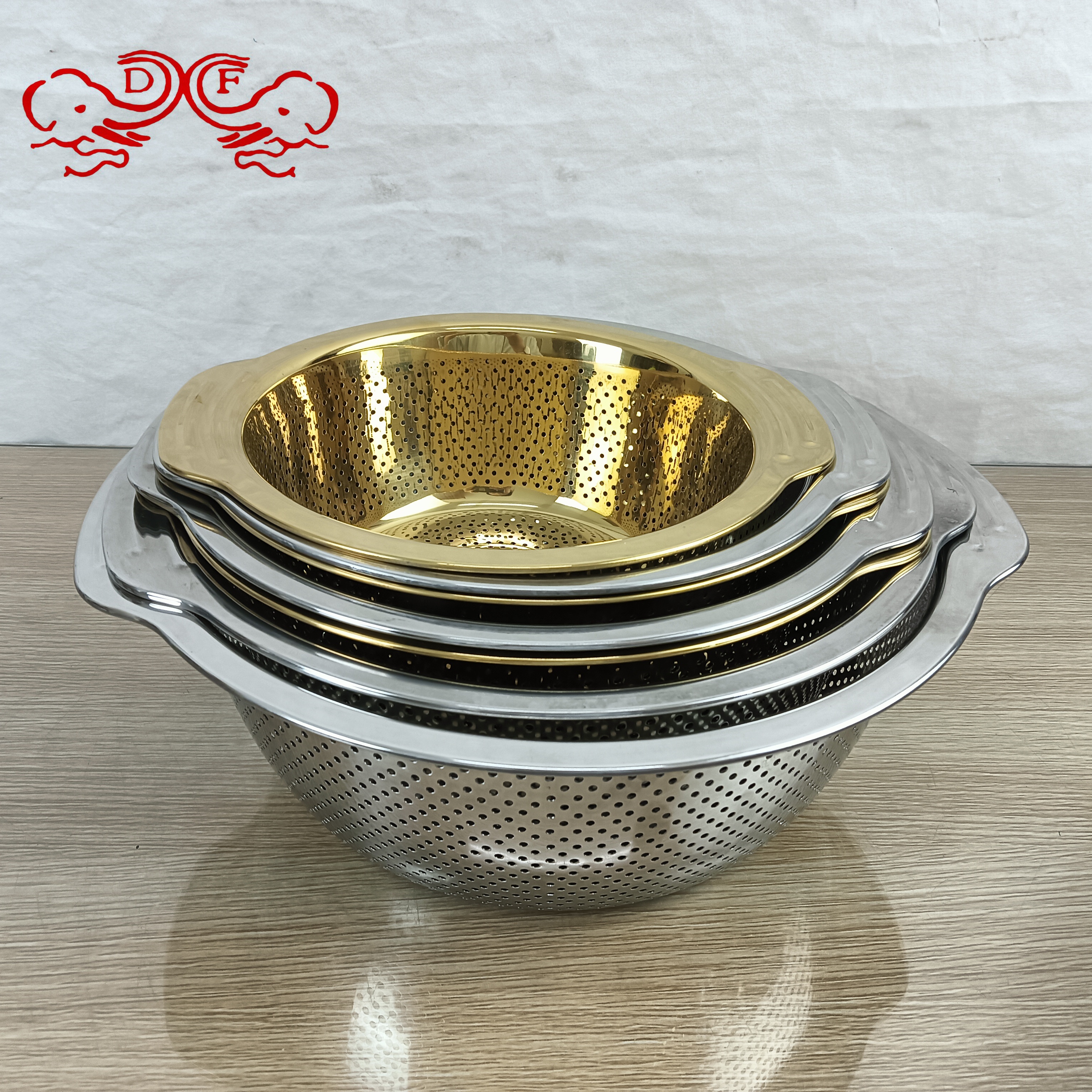 DF99483 304 stainless steel draining basket and basin set, thickened household kitchen rice-washing sieve with lid, leaky basin, DF TRADINGHOUSE details Picture