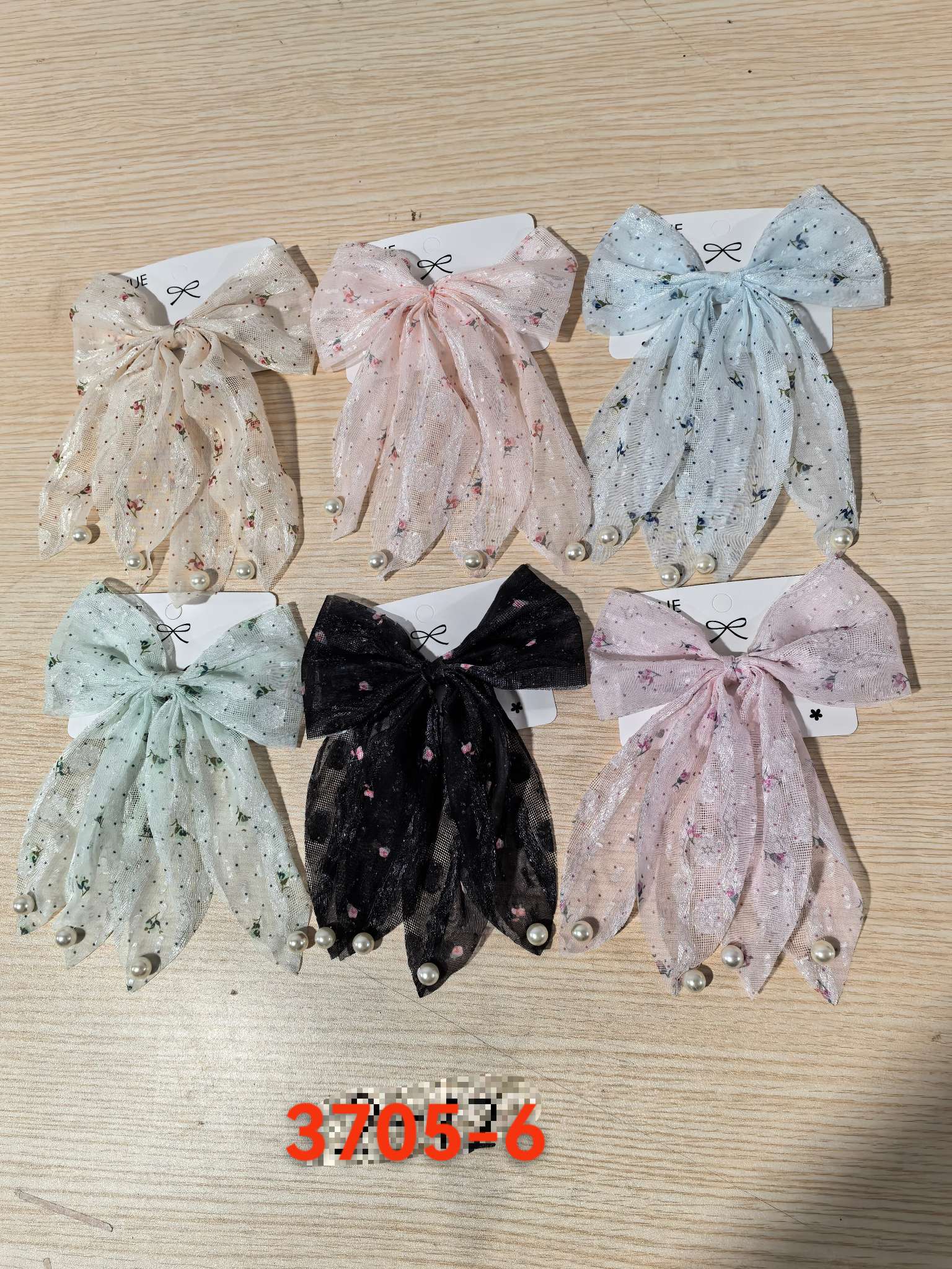 The new 2025 beaded long fluttering butterfly floral crocodile hairpin is of high quality and pairs perfectly with a fresh and elegant look...
