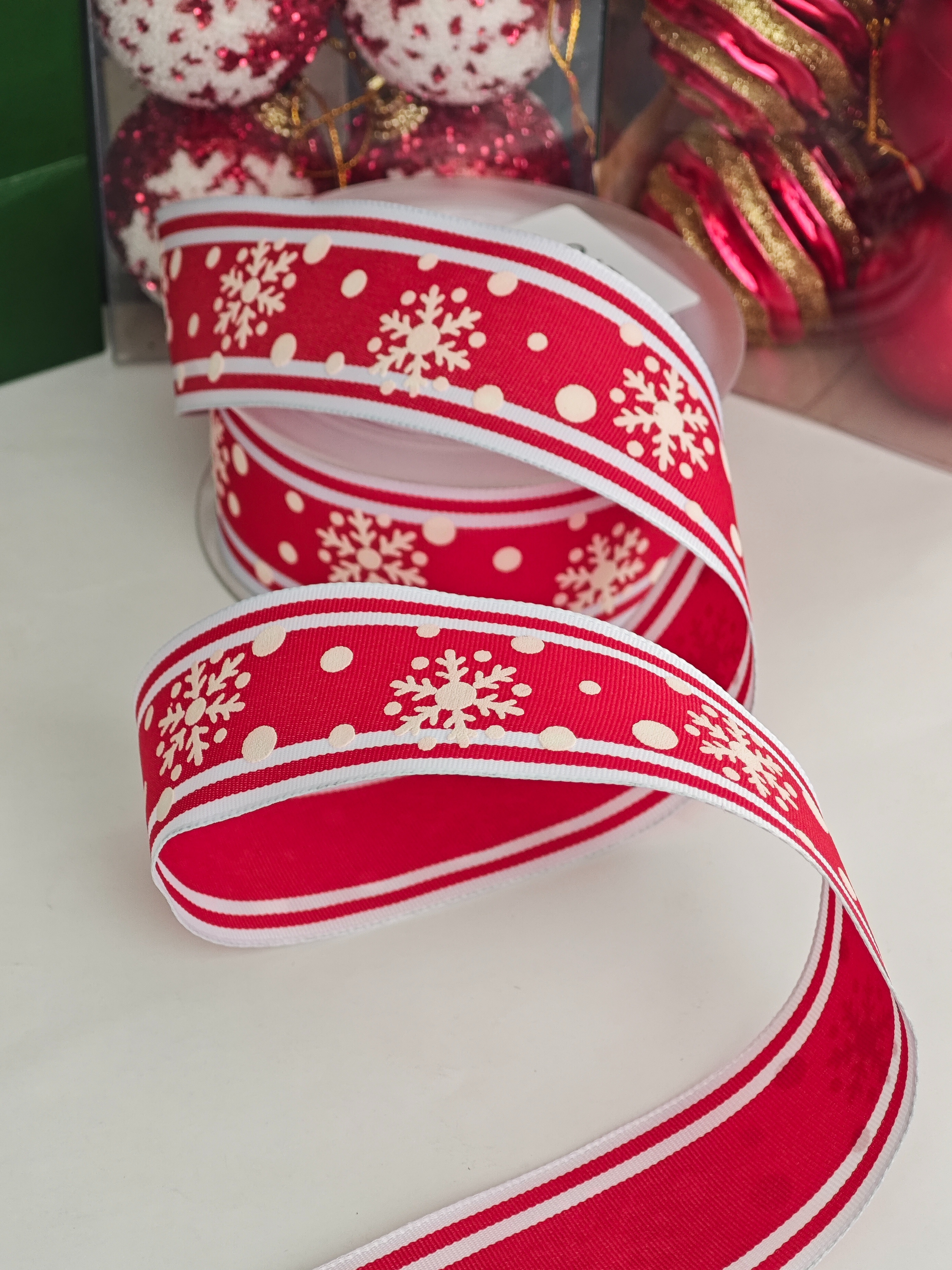 Item No. : 1276 Christmas Gift Packaging Decoration DIY Red Threaded Printed Foam Snowflake Christmas Webbing 3.8cm Application Scenario