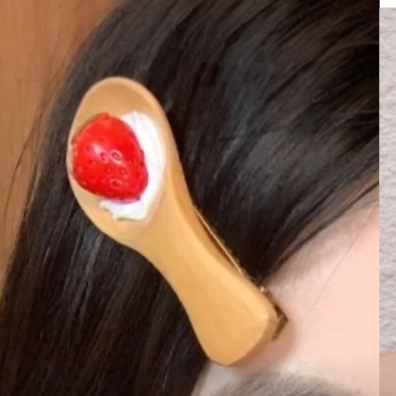 Strawberry cream spoon hair clip, Japanese-style cute simulation food, original fruit side clip, Japanese-style hair clip, 2D