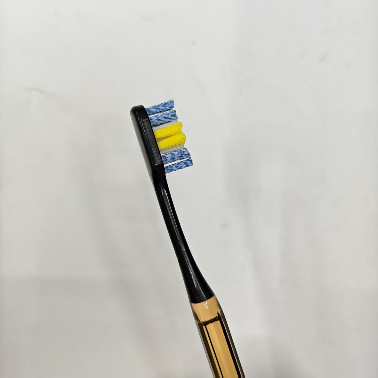 义乌日用好货批发 博洁912（一组8支包邮）螺旋炫洁去渍成人中毛牙刷 口腔护理清洁牙刷详情1