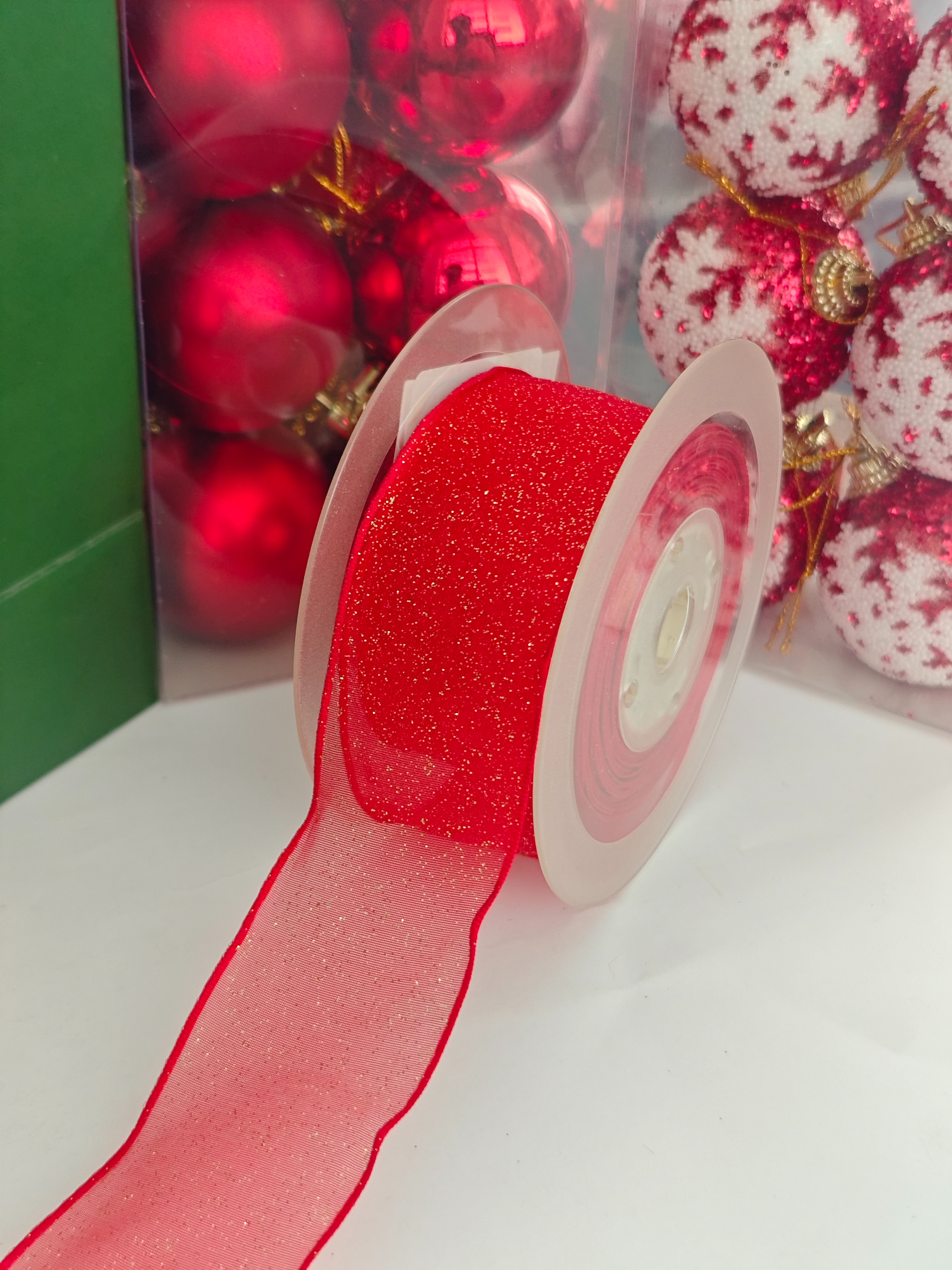 Item No. : 1275 Christmas Gift Packaging Decoration DIY Red Snow Yarn Gold-Sprayed Onion Christmas Webbing 3.8cm Item Picture