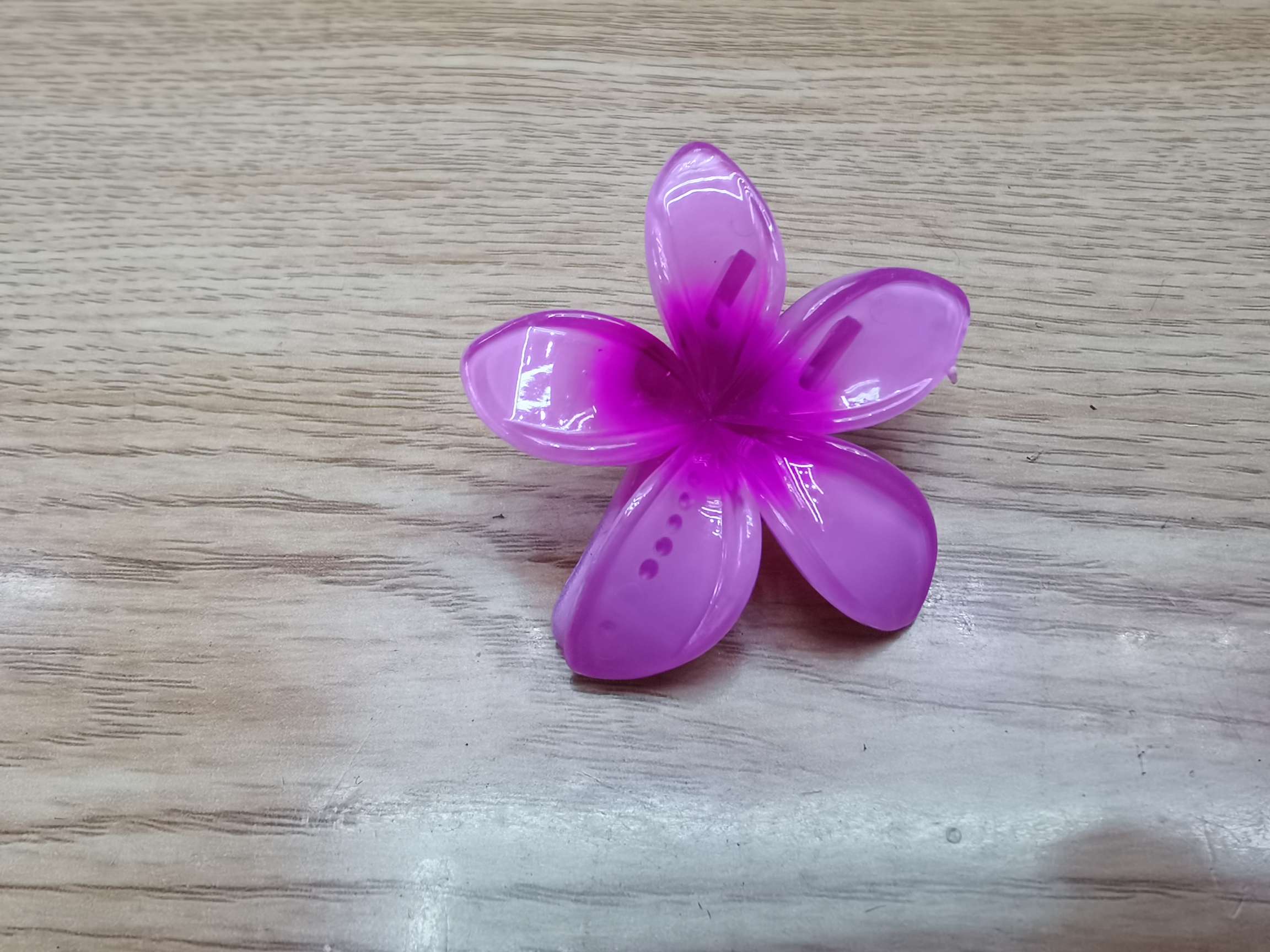 时尚流行鸡蛋花发夹，饰品细节图