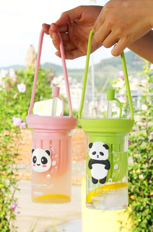The new Panda high-temperature resistant glass flower tea, juice and coffee cup is a versatile cup with a high aesthetic level. It integrates a handle and a filter, making it both good-looking and convenient to carry at home detail image 4
