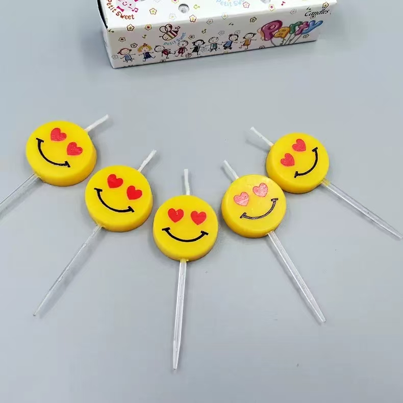 5 sets of smiling face candles for the party and birthday supplies, 5 sets for the birthday party. Candle party Candle Application Scenario