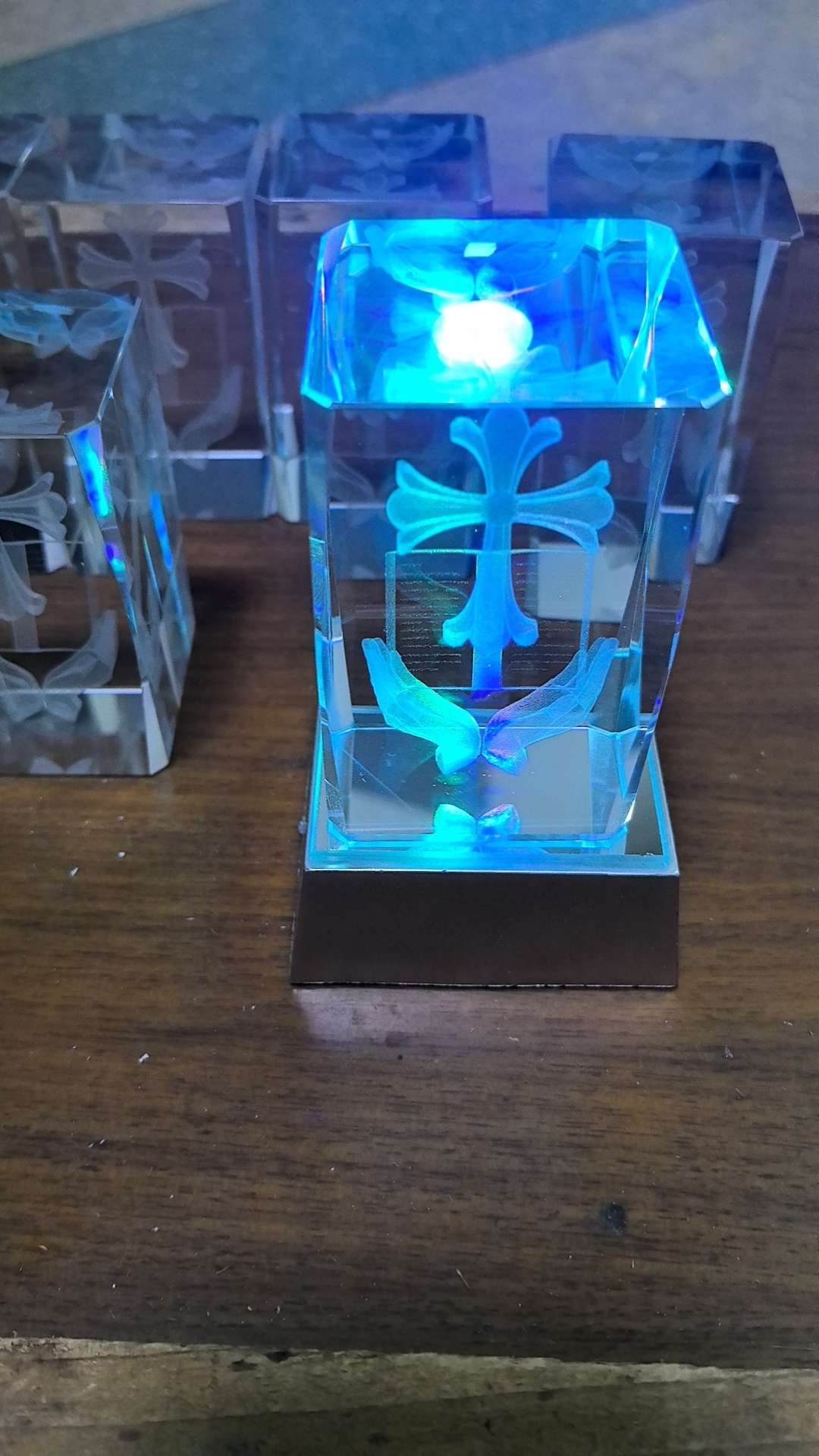 水晶工艺品方体内雕方形灯座