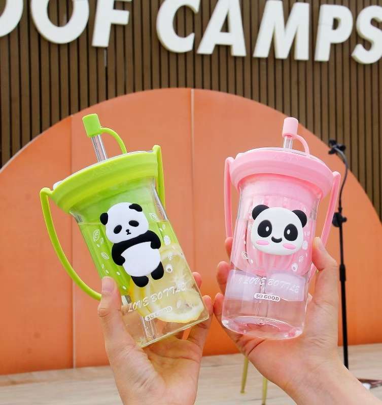 The new Panda high-temperature resistant glass flower tea, juice and coffee cup is a versatile cup with a high aesthetic level. It integrates a handle and a filter, making it both good-looking and convenient to carry at home