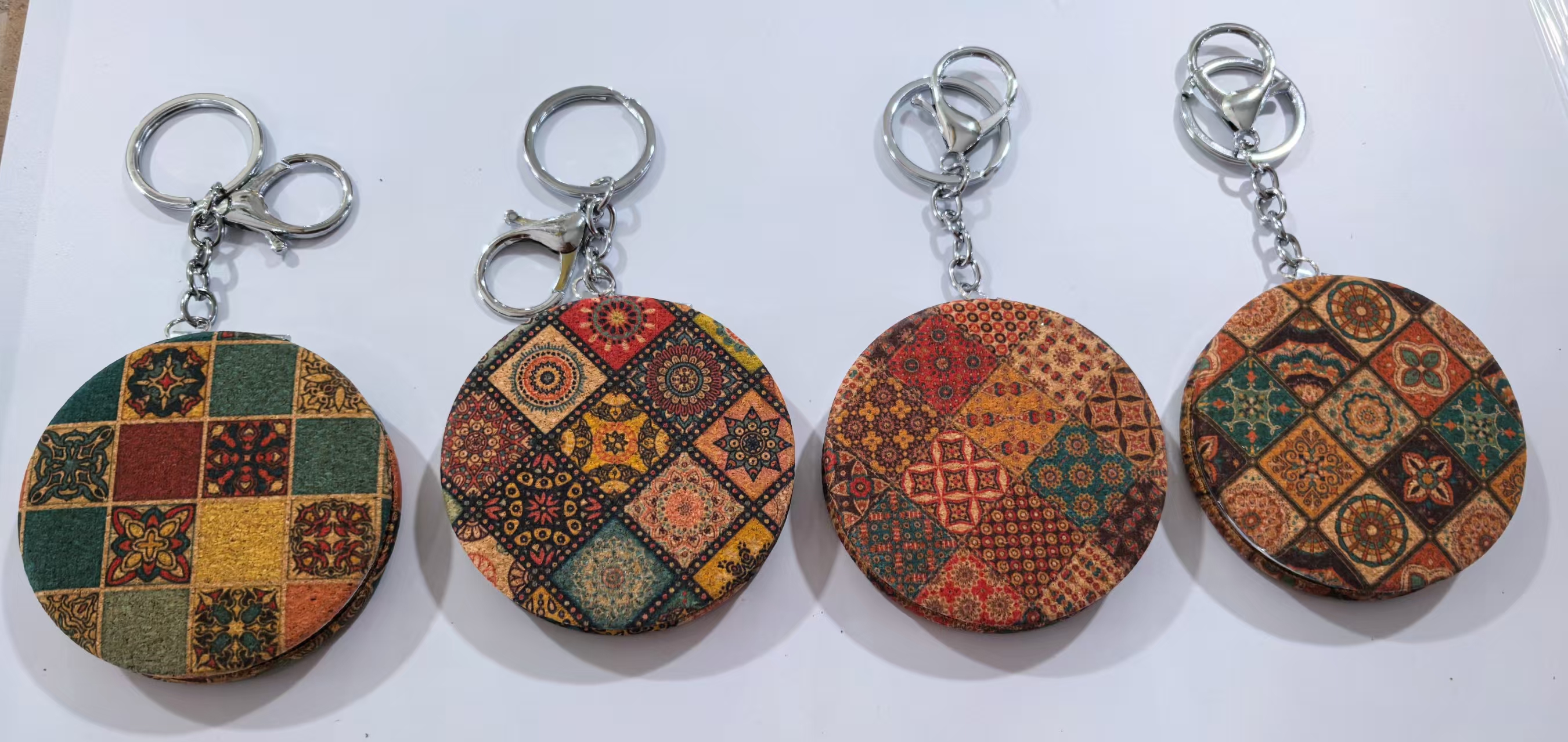 时尚元素化妆镜面包随身镜镜子爱心情人节 方便小巧镜子带钥匙扣