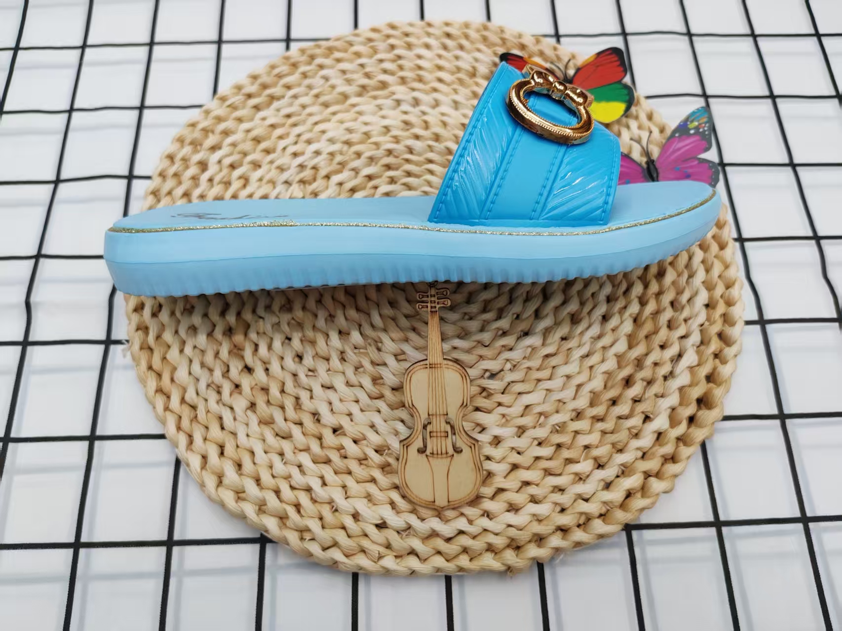 New summer 2025 metal buckle thick-soled one-shoulder flip-flops Specification drawing