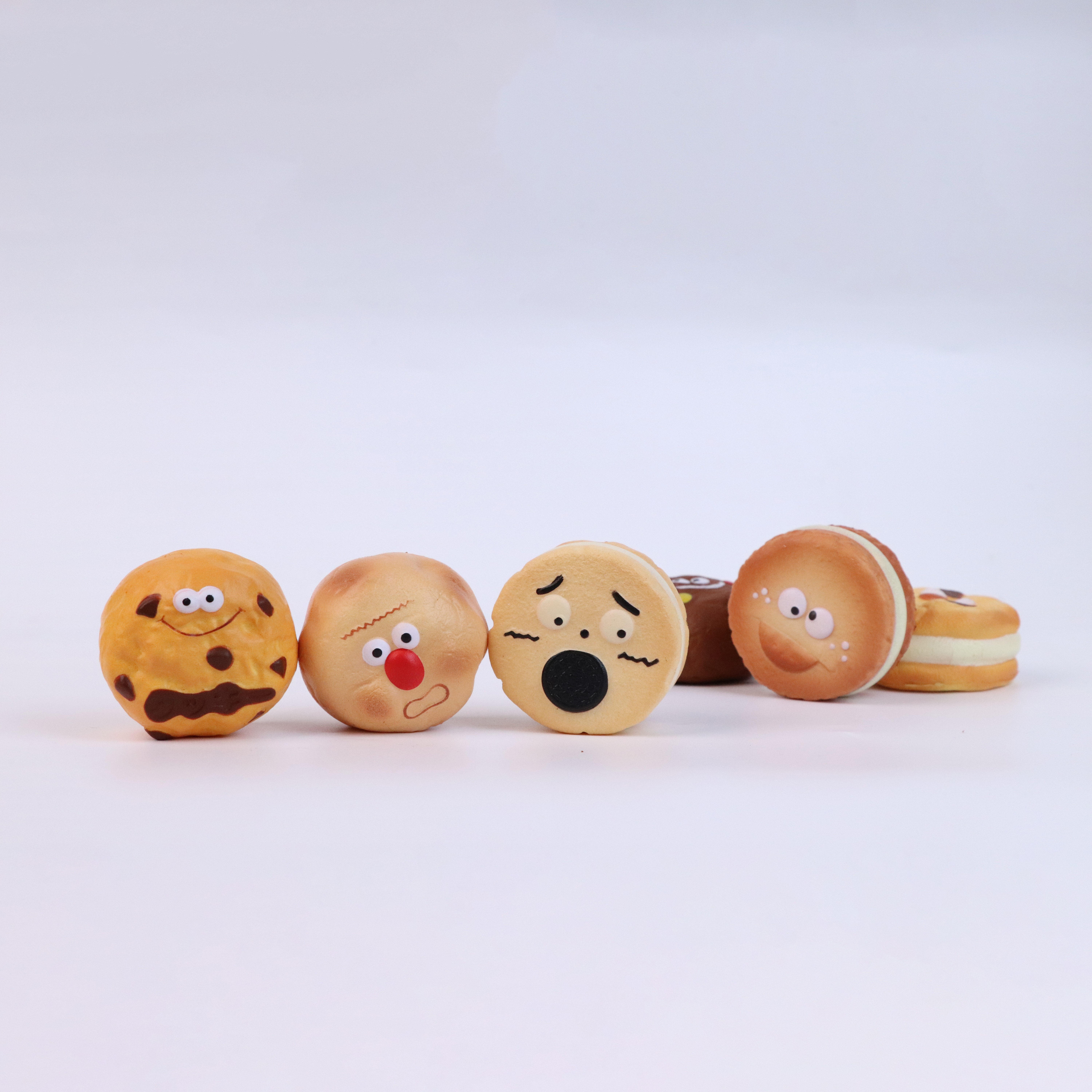 Small strange-flavored cookies, squeeze and relieve pressure, PU toys, sticky hand muscle weakness, children's prank simulation small toys, students' super slow rebound toys