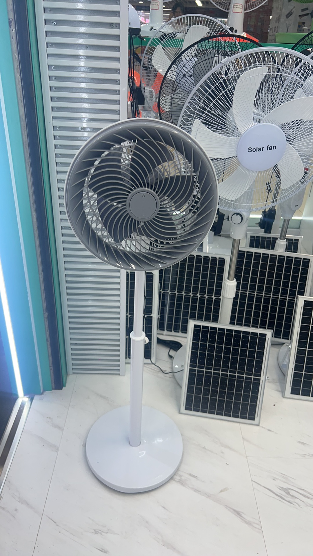 太阳能电风扇户外风速大厂家直销