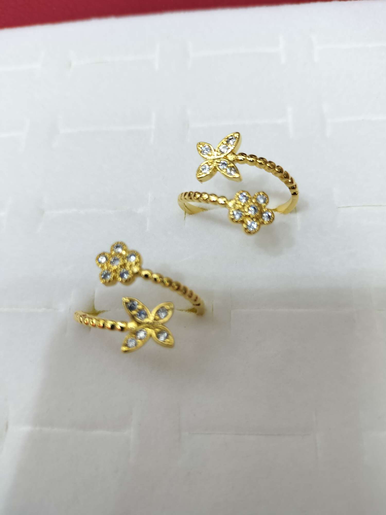 Customized personalized jewelry, accessories, fashionable rings, necklaces, earrings, and a wide range of personalized gifts to choose from details Picture
