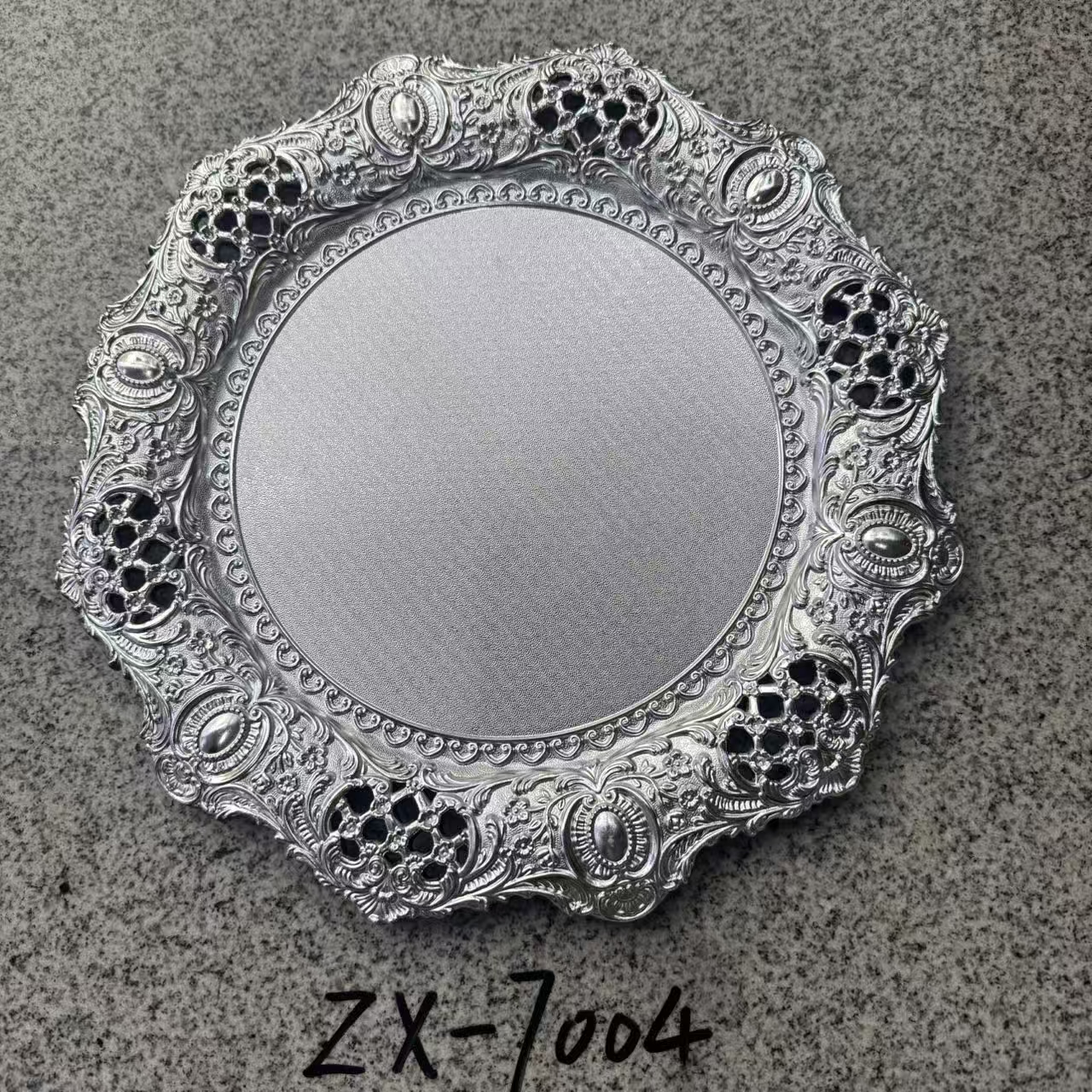 西餐盘婚庆颜色可定婚礼酒店派对金属喷漆装饰塑料盘