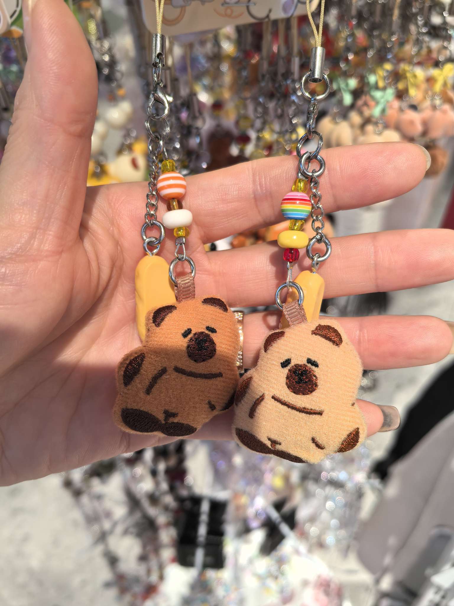 情侣钥匙扣配件两色可选择，可爱可爱可爱大人小孩都可以用。