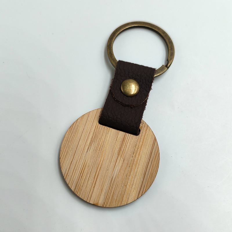 Factory direct sales Amazon best-selling wooden keychains: Black walnut keychains, vertical beech keychains, engraved with words Item Picture