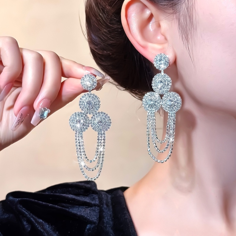 Tassel European and American earrings Item Picture