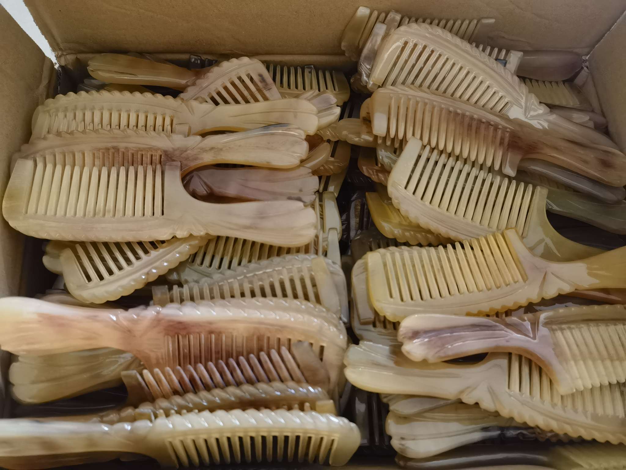 天天和然然羊角牛角精品打花梳子美发梳子按摩梳经络梳多功能梳子镜梳子套装护发工具