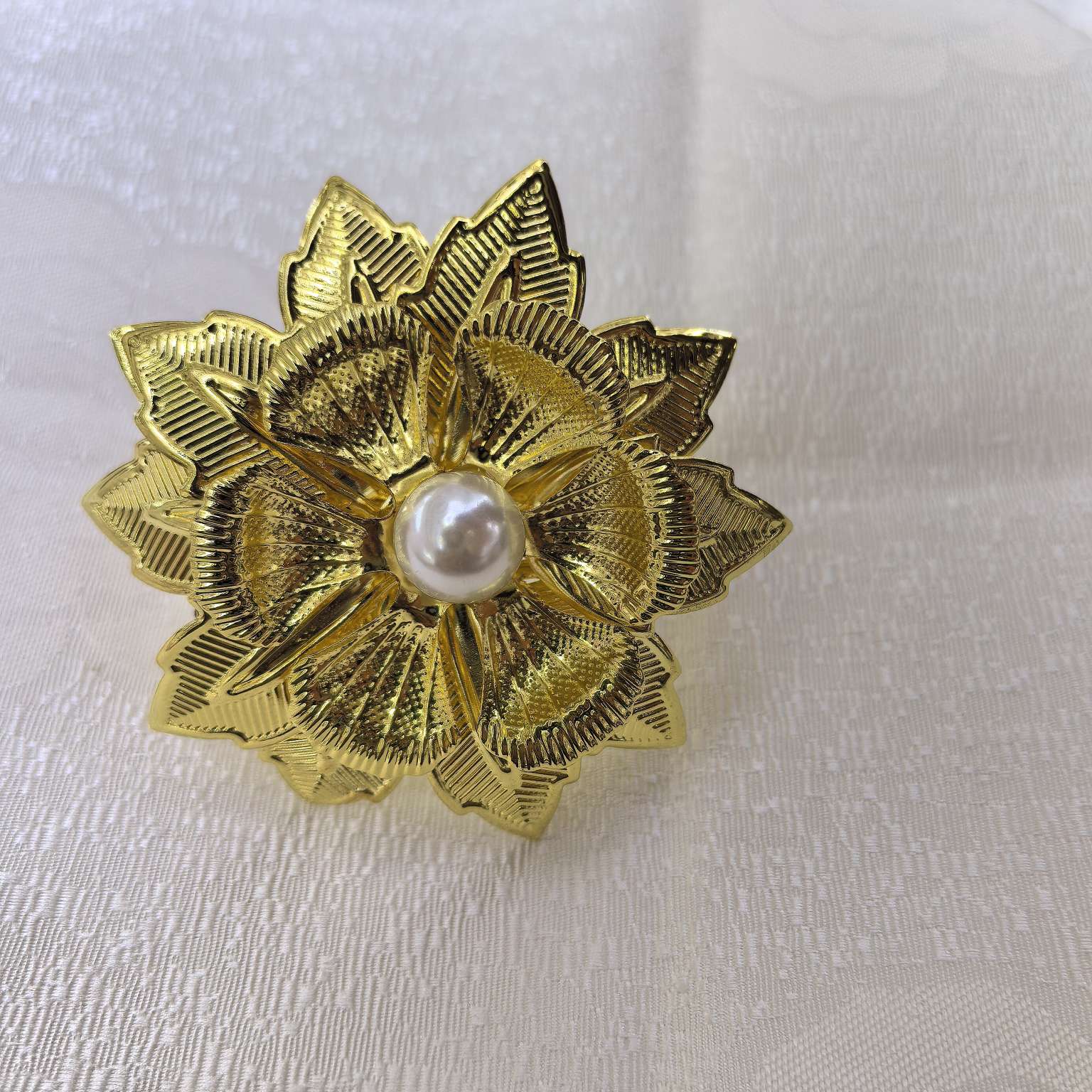 外贸热销 金属工艺多层六叶大花加珍珠餐巾环 餐巾扣 餐巾圈 口布圈  酒店婚庆时尚用品，家居餐桌装饰品