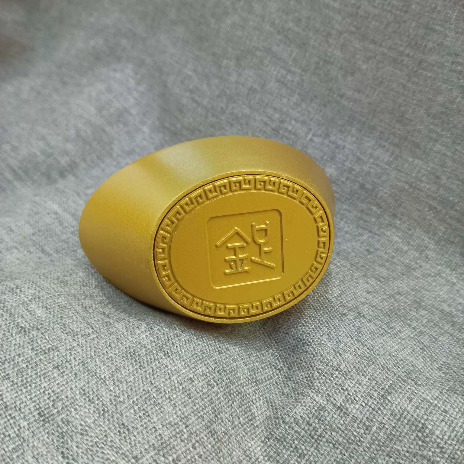 Zhonggong Craft's "Wealth from All Directions" rotating Gold coin Living Room and Office Desktop decoration detail image 7