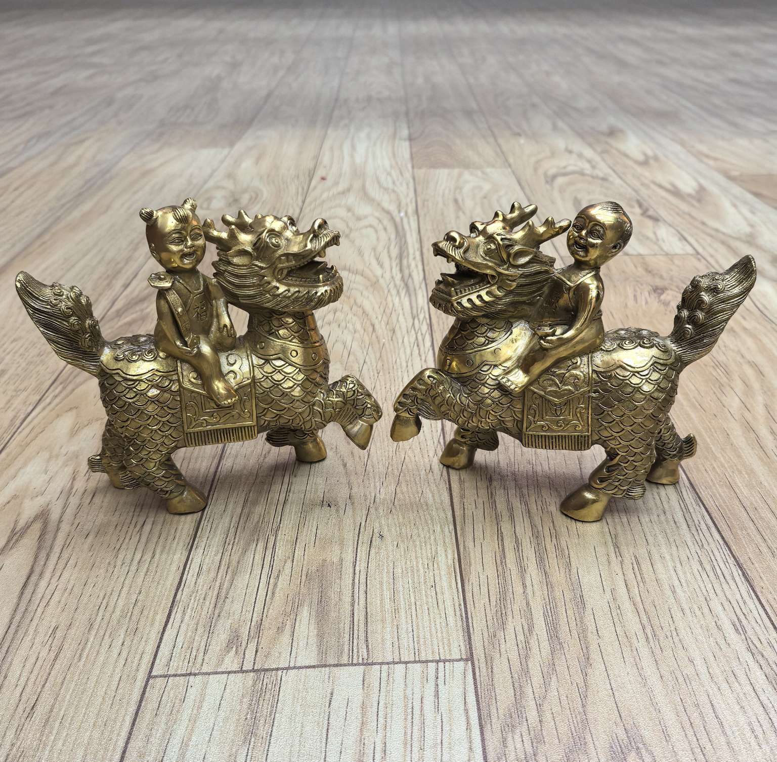 金属工艺品实物图