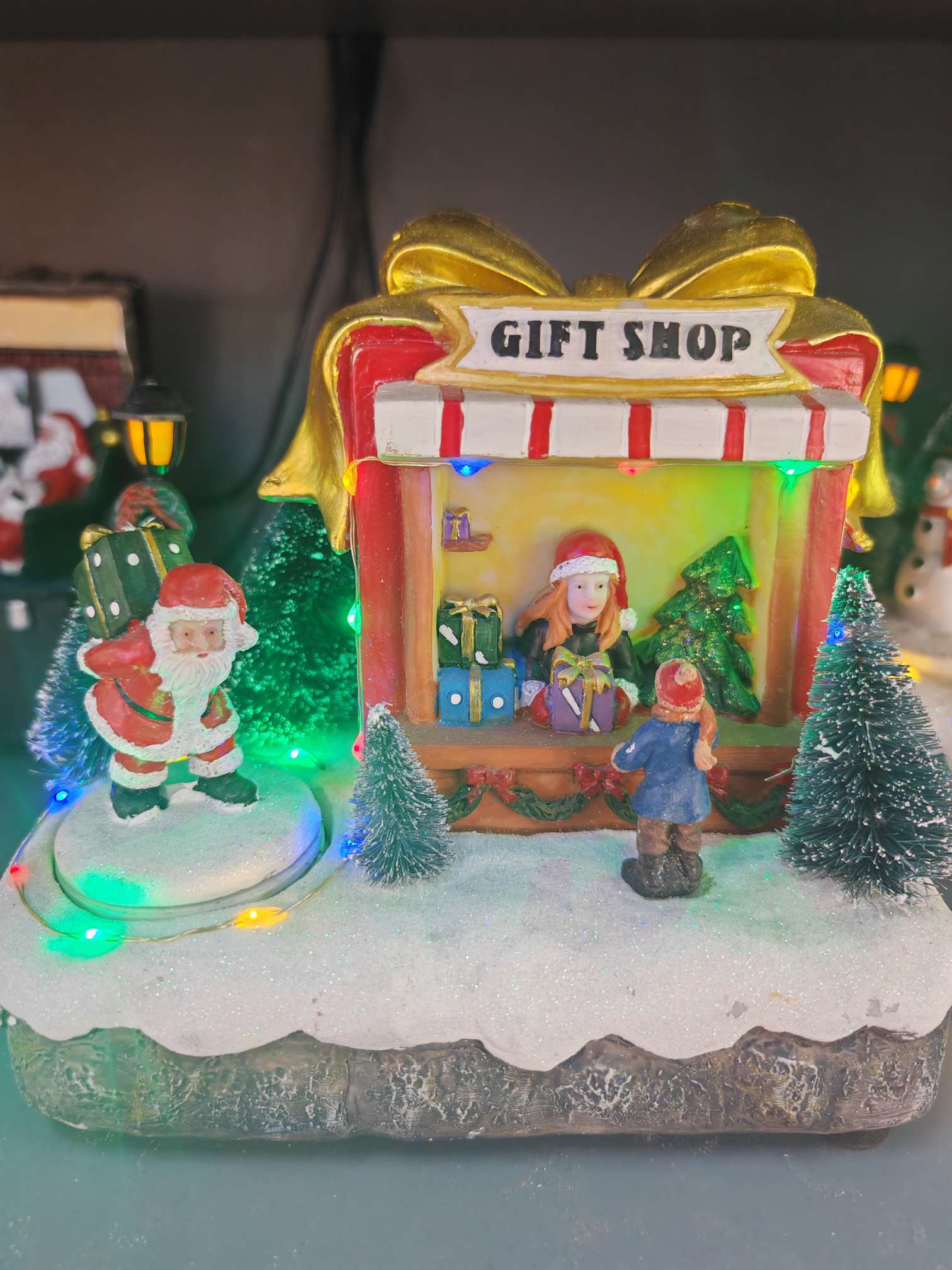 树脂工艺品礼品树脂创意工艺品收藏品，礼品路边摊造型，彩灯，旋转，音乐