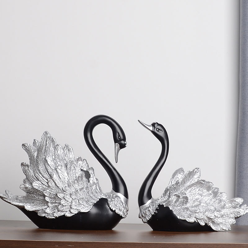 Nordic light luxury couple Black Swan living room ornaments, high-end wine cabinet, TV cabinet, decorative handicrafts, wedding gifts Application Scenario