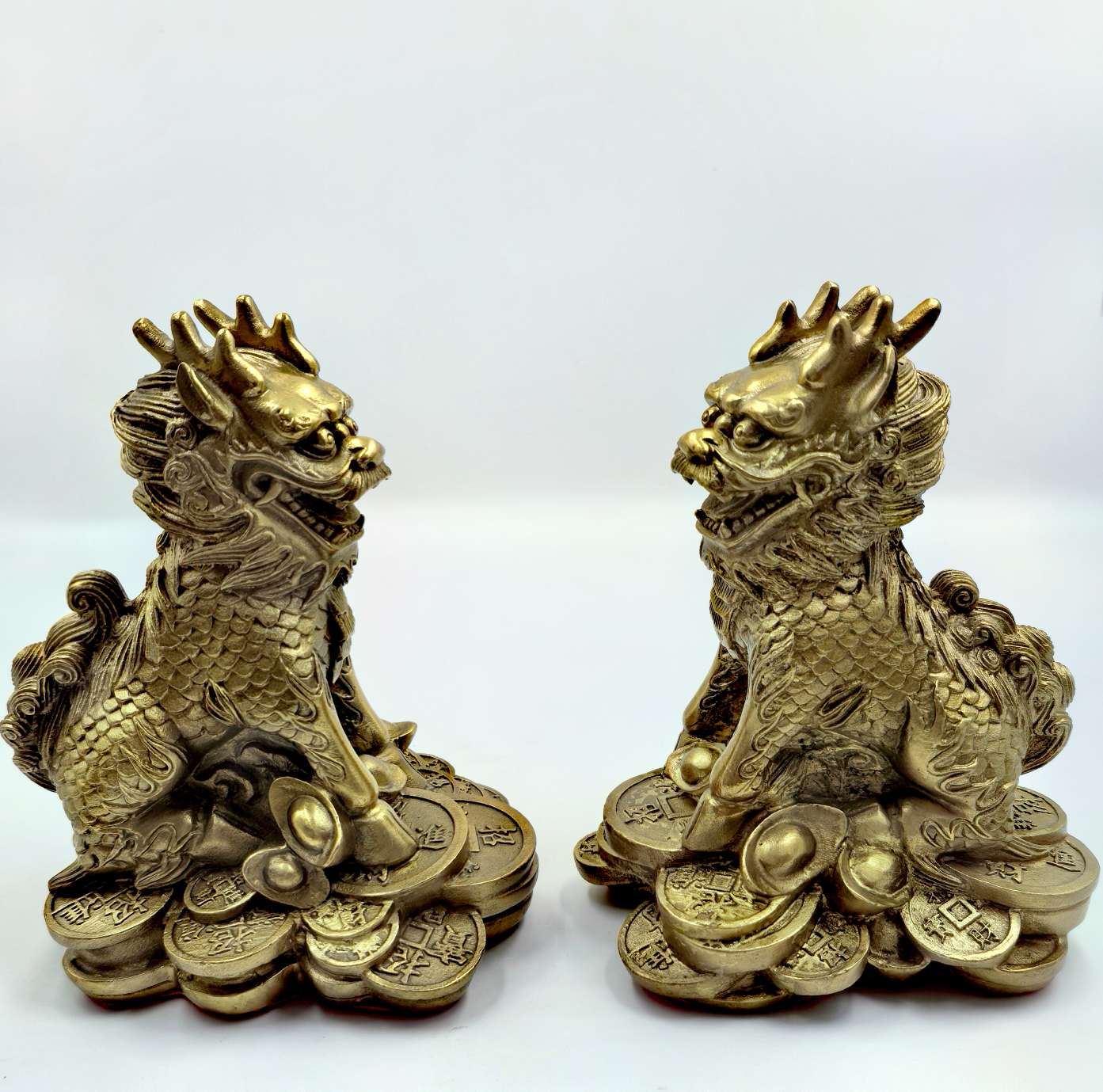 义乌市琳烺工艺品 黄铜摆件批发零售 大象 北京狮子 送子麒麟 火麒麟摆件 金属工艺品白底实物图