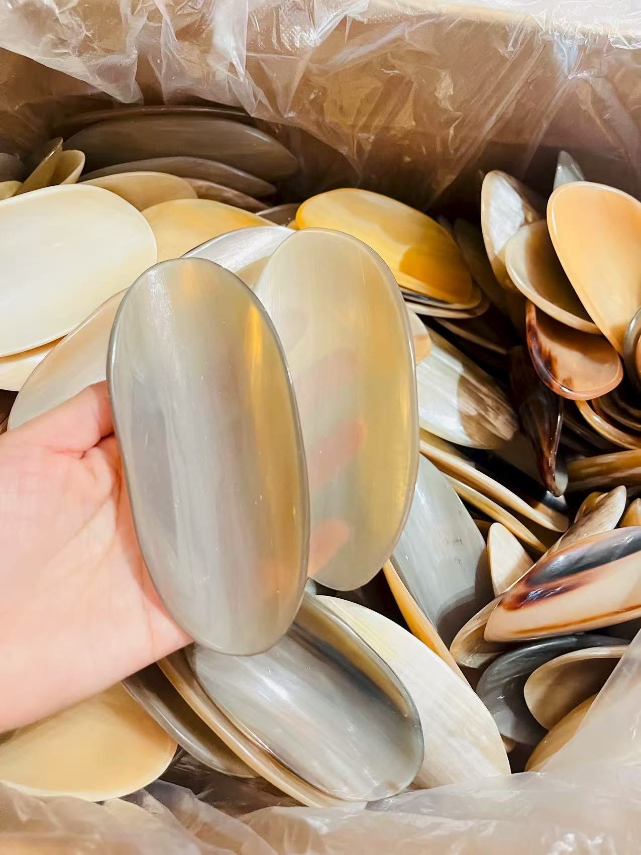 天然牛角瓦片造型刮痧片刮痧板手持便捷推经络护理健康好物去湿去热配合精油使用更佳