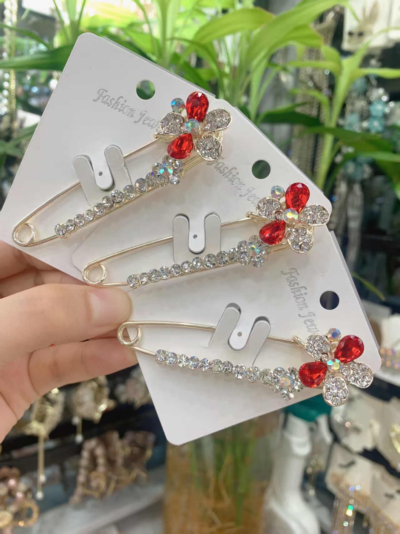 女士男士水晶胸针饰品合金材质可定制