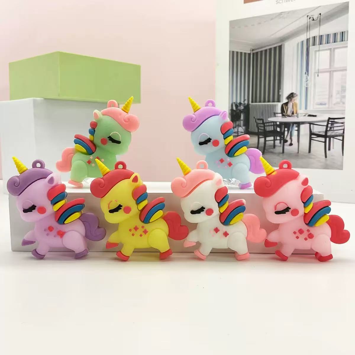 新款卡通独角兽钥匙扣配件立体软胶彩虹飞马公仔包包挂件 DIY饰品钥匙车钥匙扣钥匙扣