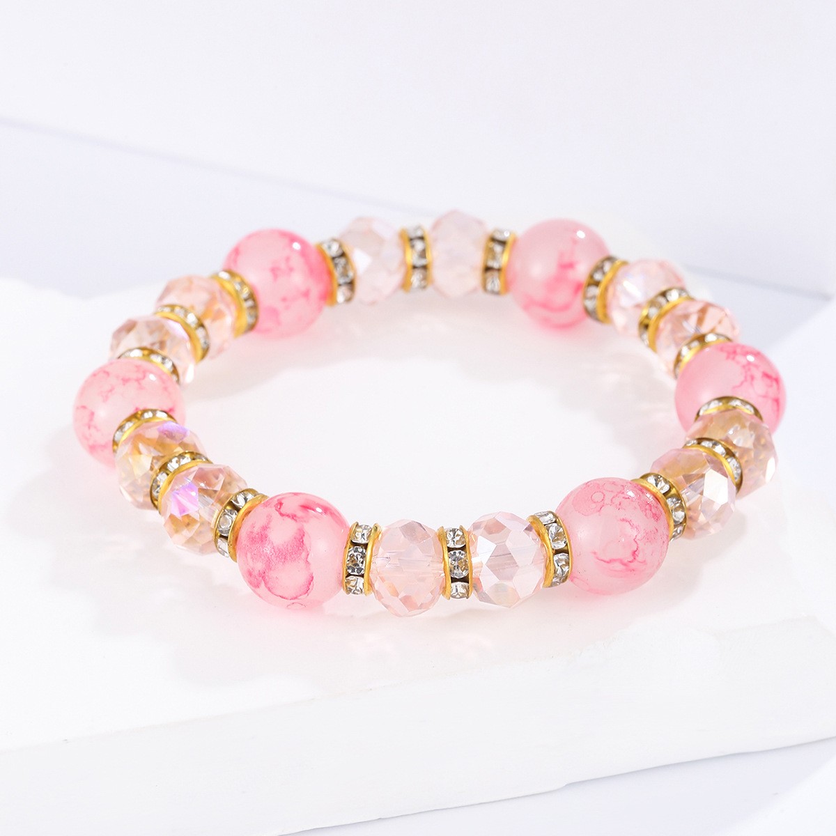 This is a versatile red natural stone beaded bracelet for both men and women. It exudes a sense of sophistication and is suitable for both genders Item Picture