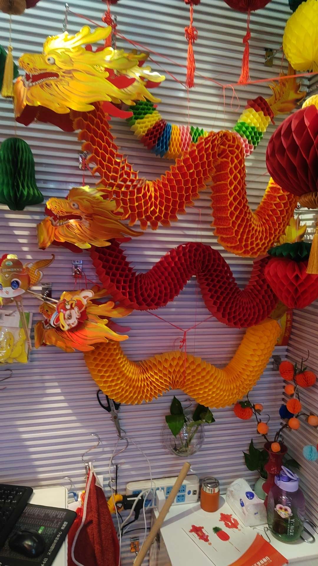 小灯笼，高中档塑料灯笼，直笼灯，招财灯，中国红龙旺来绣球大小水果灯笼详情2