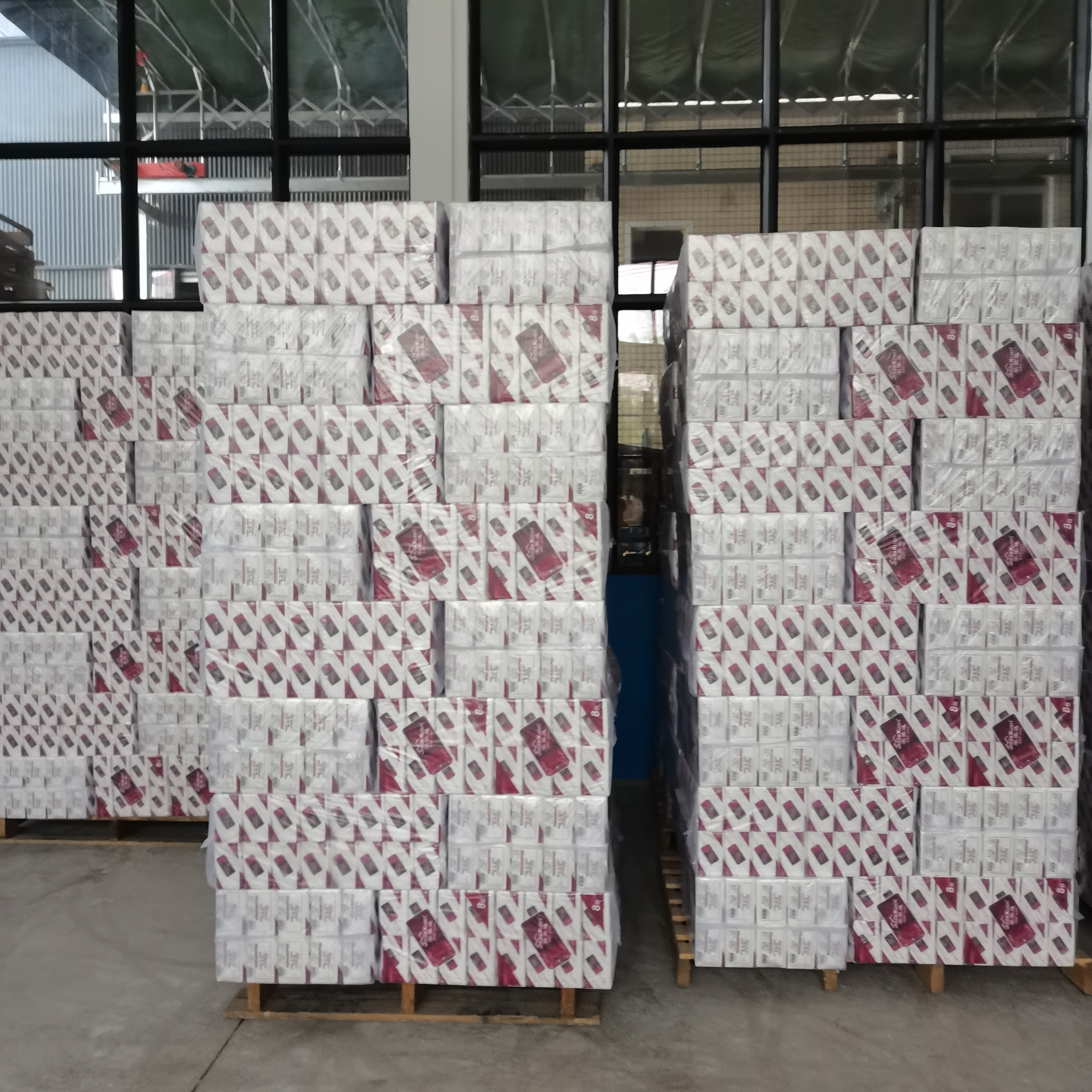 Our foreign trade export manufacturer supplies 4-layer thickened facial tissues and toilet paper made from virgin wood pulp. Customized Logo soft tissues and pull-out tissues are available Specification image